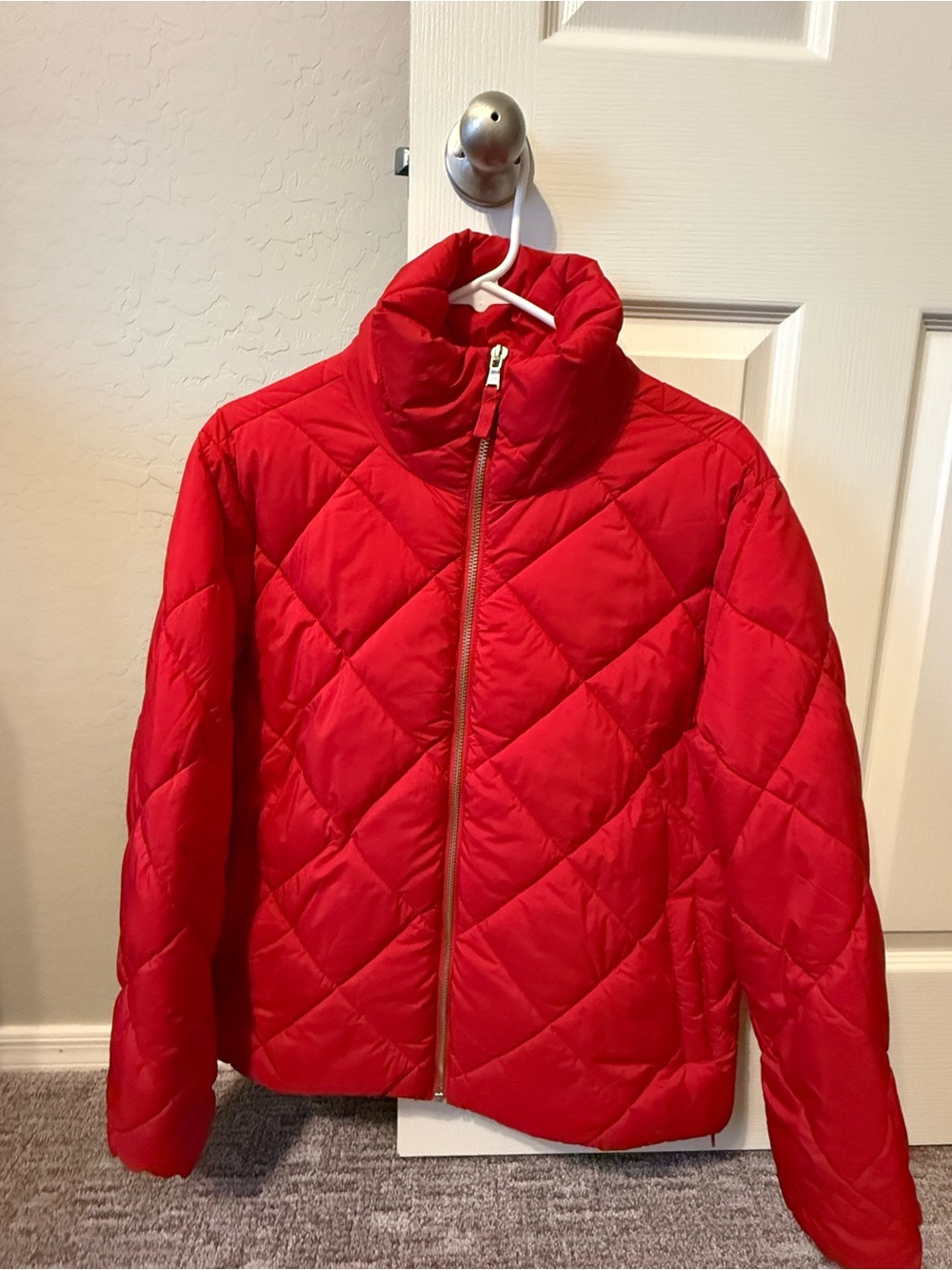 LOFT Red Diamond-Quilted Puffer Jacket